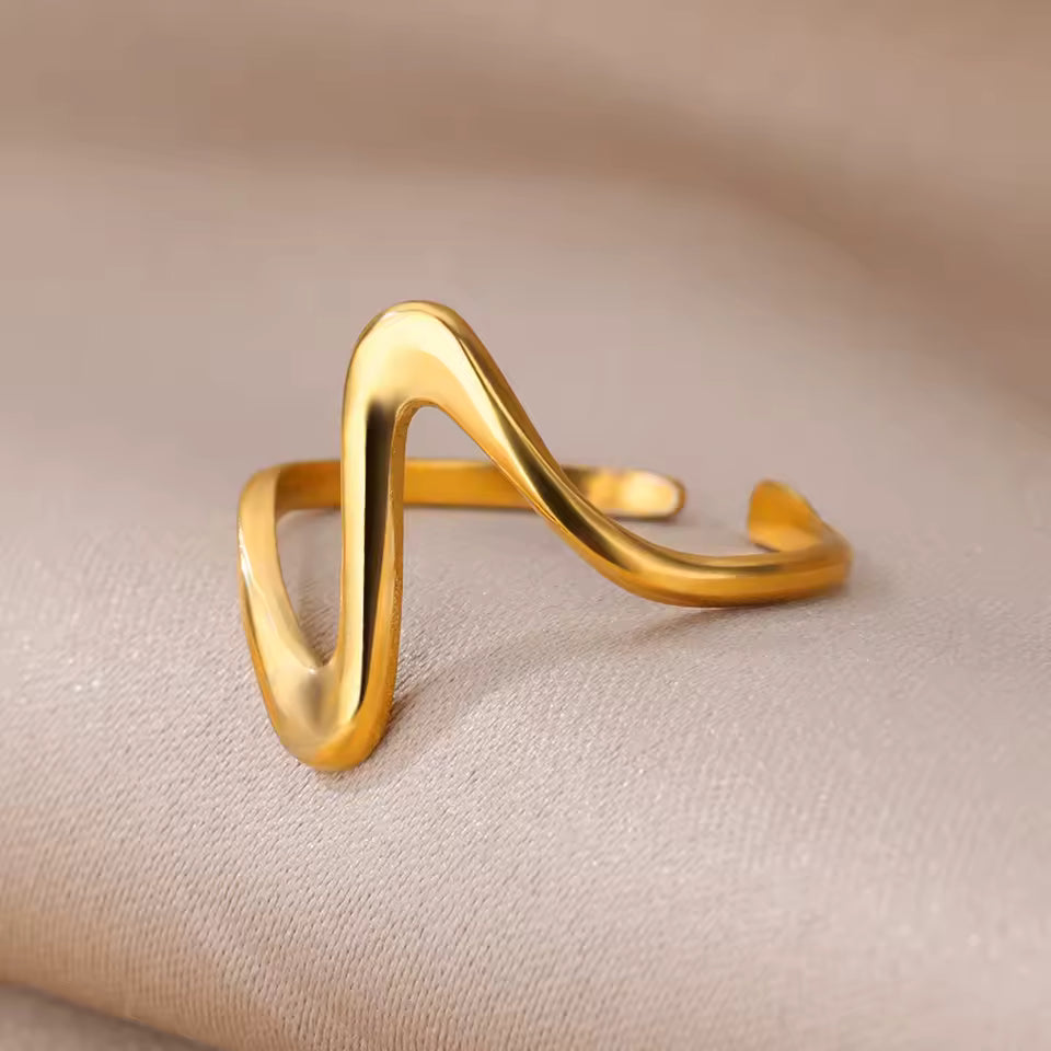 Golden wavy ring