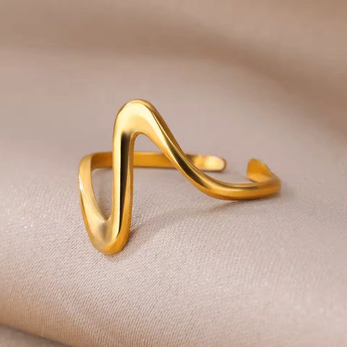 Golden wavy ring